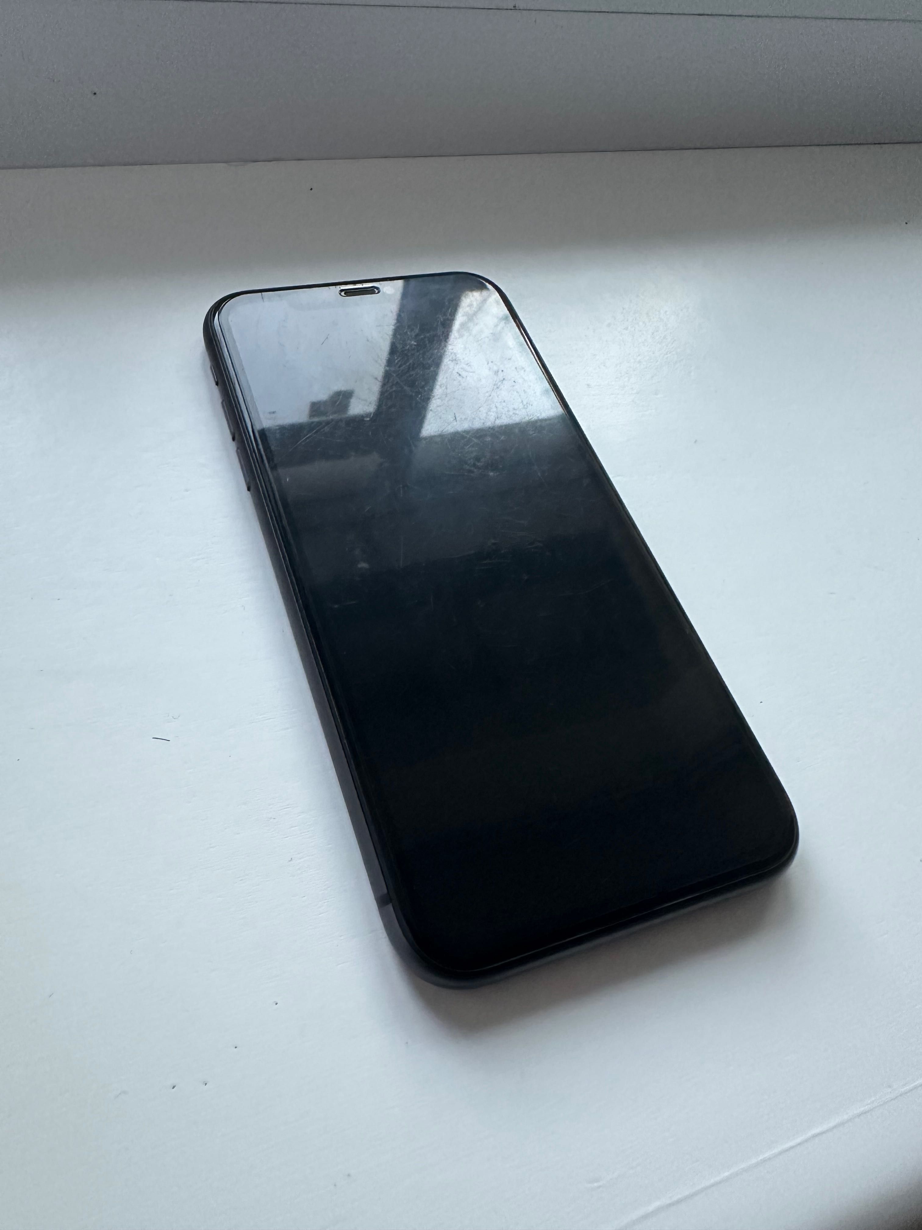 iPhone 11/64 black