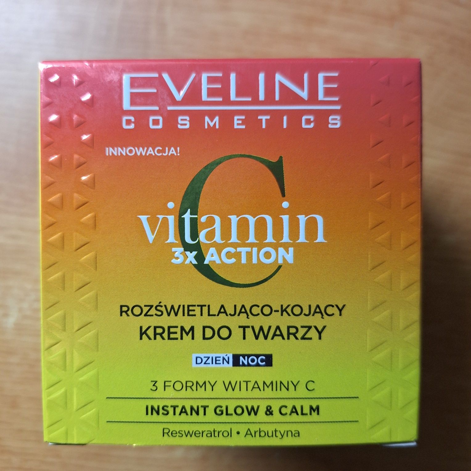 Krem Eveline Cosmetics rozświetll-kojacy