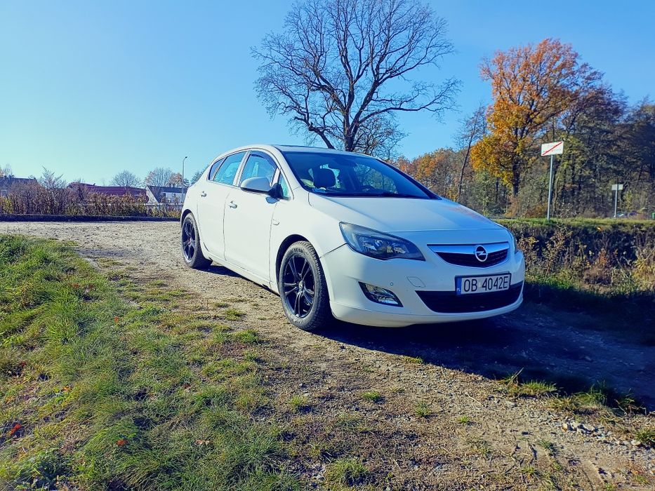 Opel Astra J 1,6 turbo 2011r,