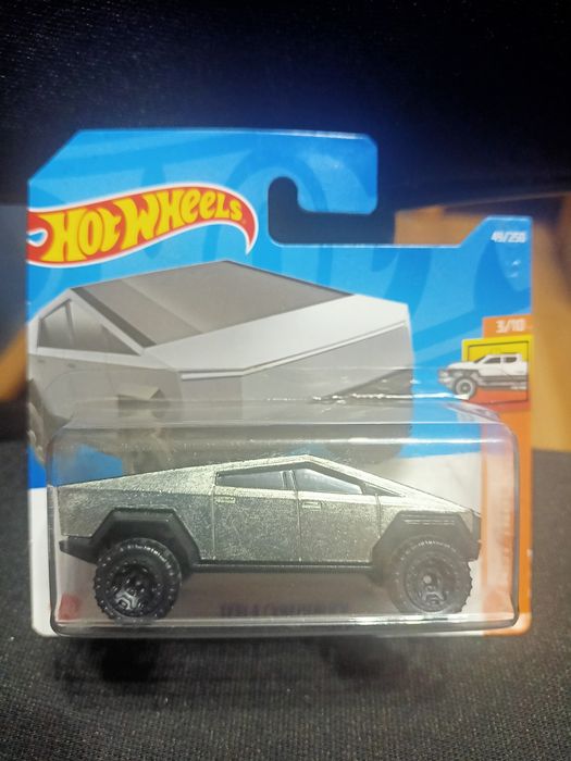 Zestaw 10 modeli hot Wheels