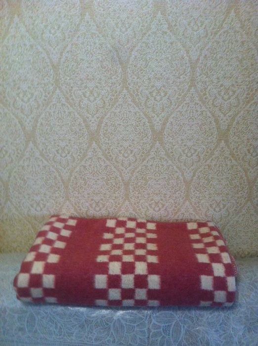 Постельное белье , простыни , комплекты ,одеяла. .