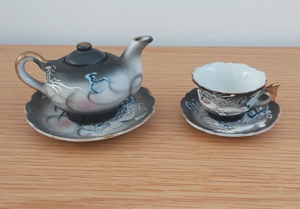 Vendo peças pequenas em porcelana Oriental, originais com mais de 40