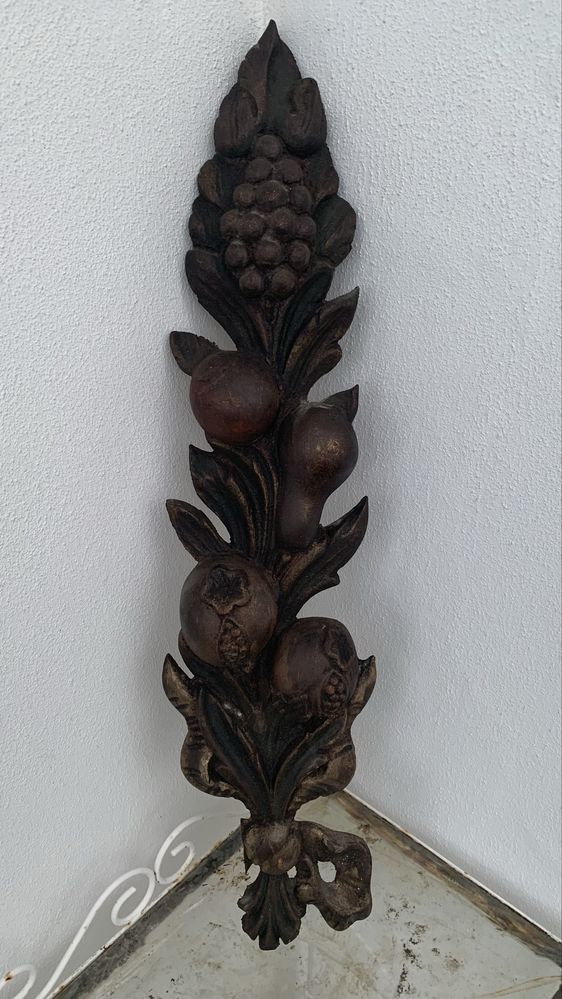 Peça em talha decorativa antiga