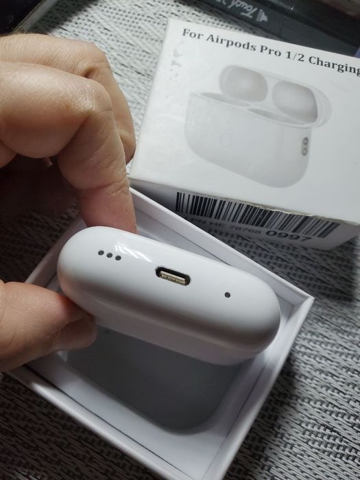 Зарядний кейс для AirPods Pro 1/2 — універсальний чохол-зарядка