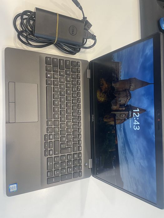 Dell latitude 5500 intel i5 8gen 16gb/256 win 11 super stan bateria ok