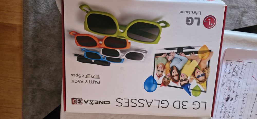 TV LG 42LW4500 3D + 5 pares óculos