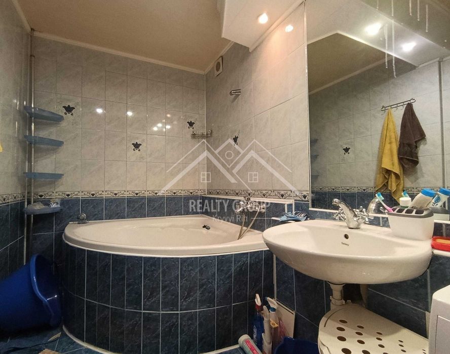 Продаж 4к квартири в тихому районі (Сертифікат)