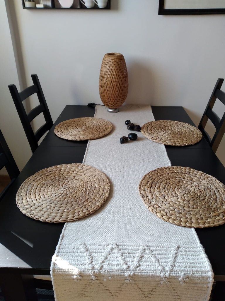 Stół kuchenny + cztery krzesła