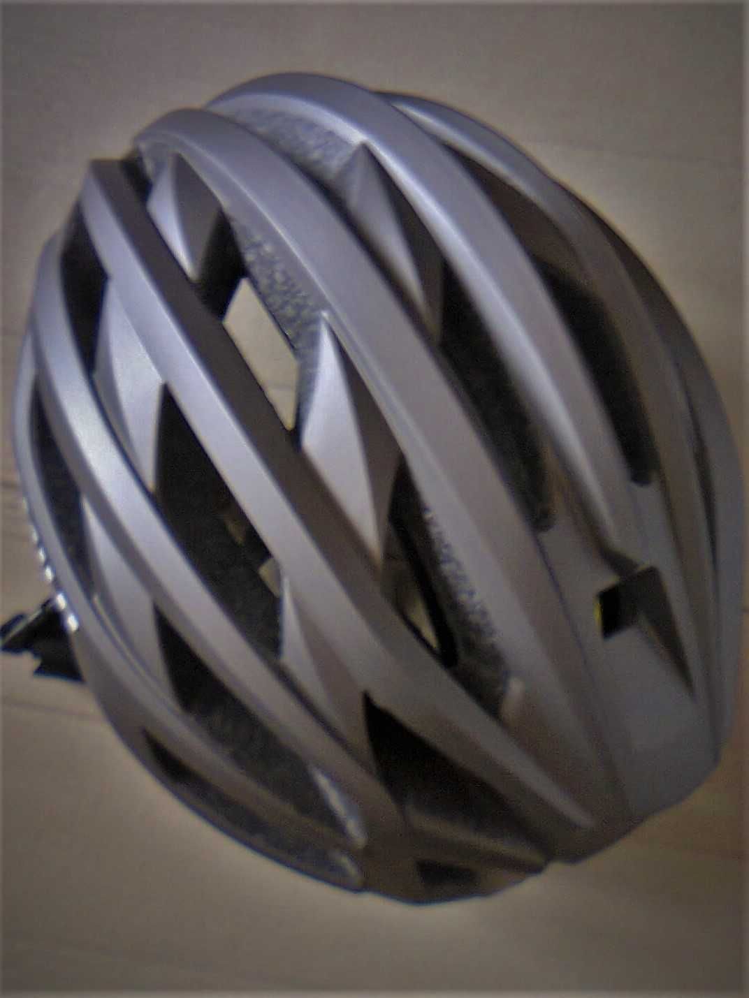 kask rowerowy ultralekki L