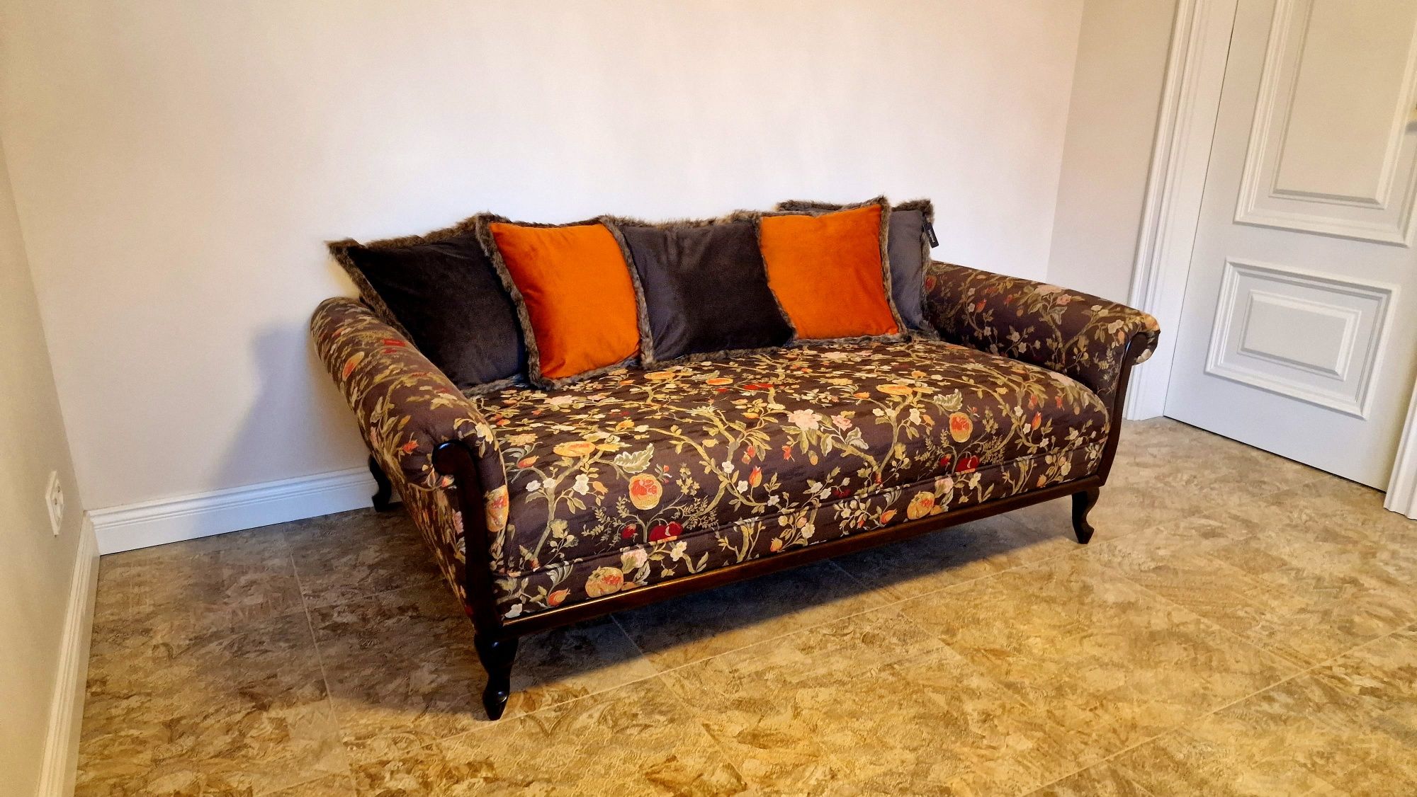 Sofa otomana nowa