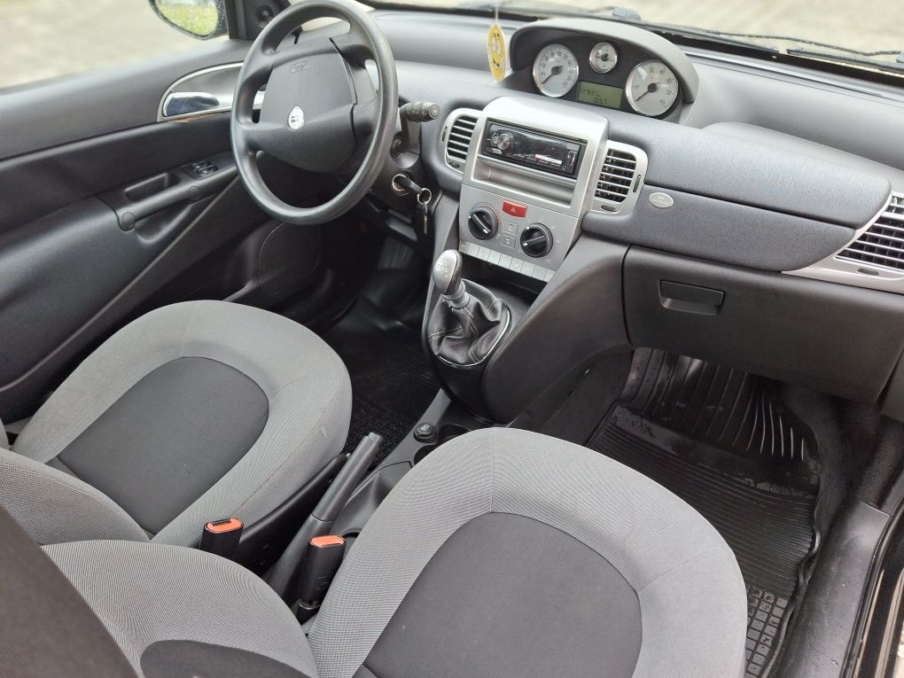 Lancia Ypsilon 1.4 klima bardzo ładna Zdrowa