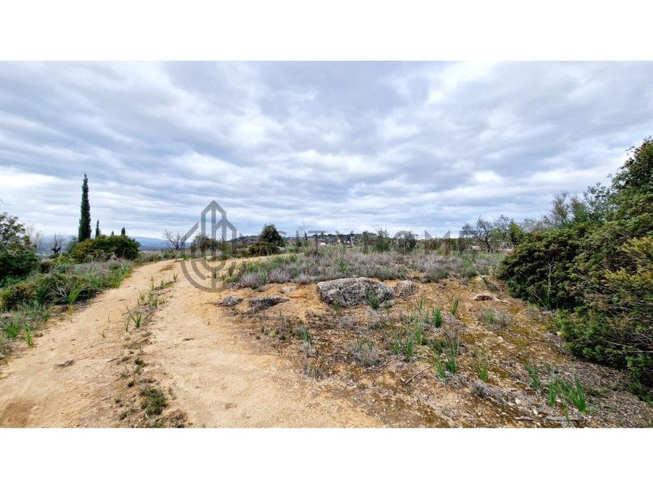Terreno com Ruína