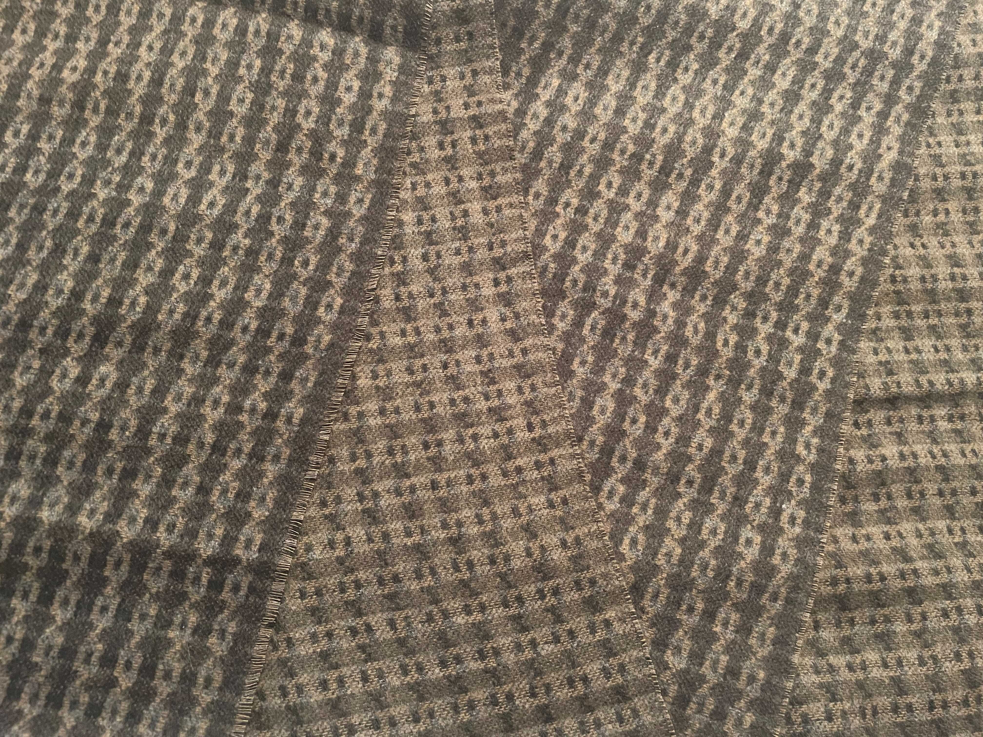 Klasyczny, elegancki męski szalik w geometryczne wzory