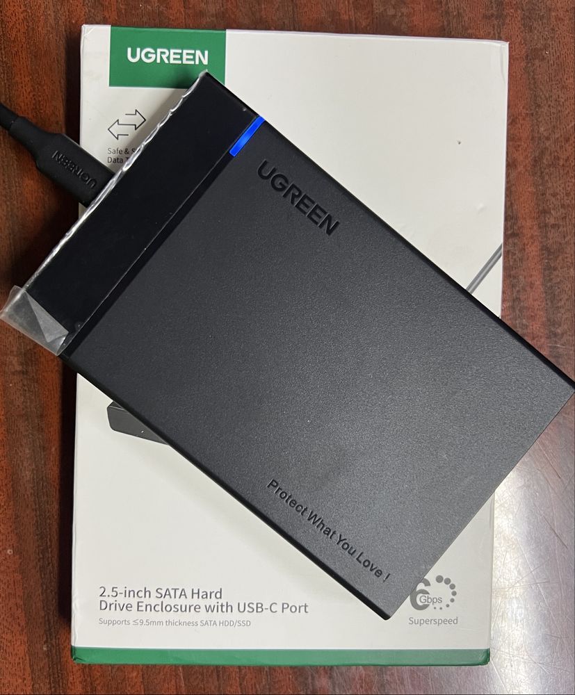 Зовнішній жорсткий диск 750 Gb карман Ugreen