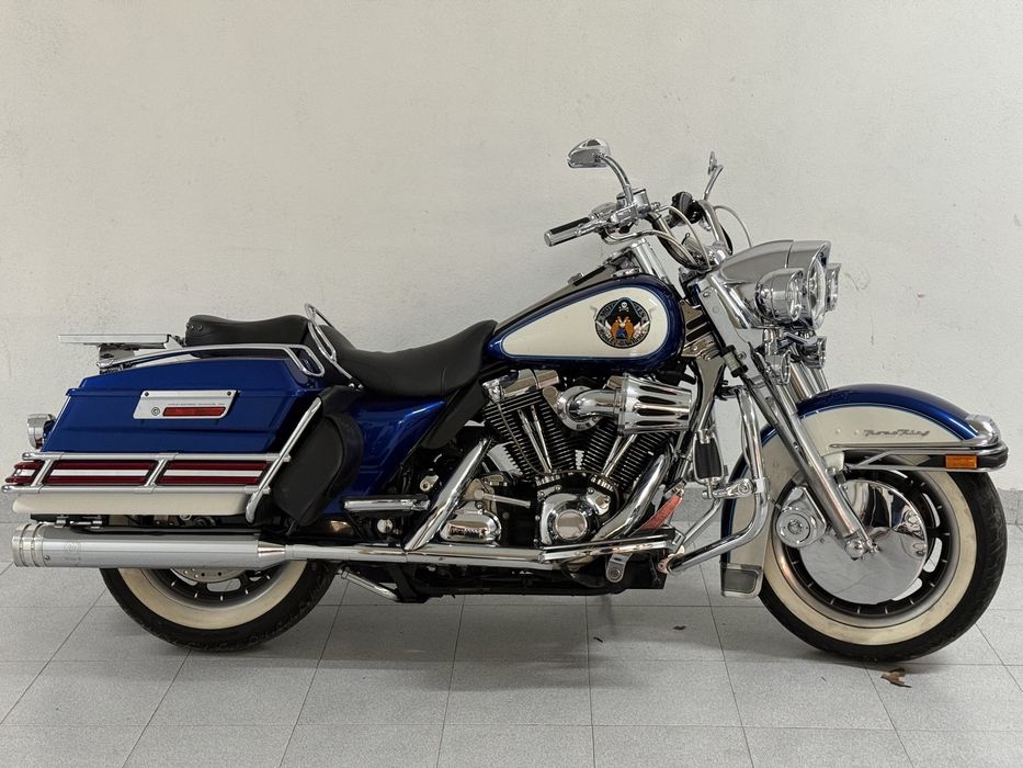 Harley Davidson road king com marcha atras