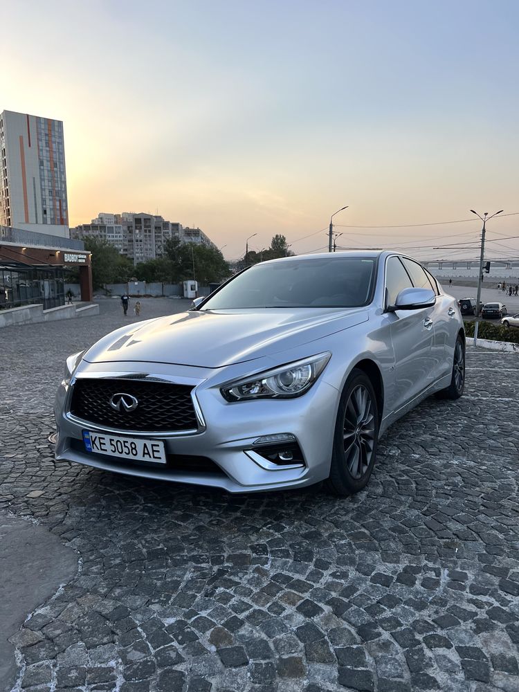 Продам свой автомобиль Infiniti q50