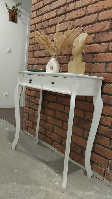Biała toaletka, konsola, gięte nogi, szuflady