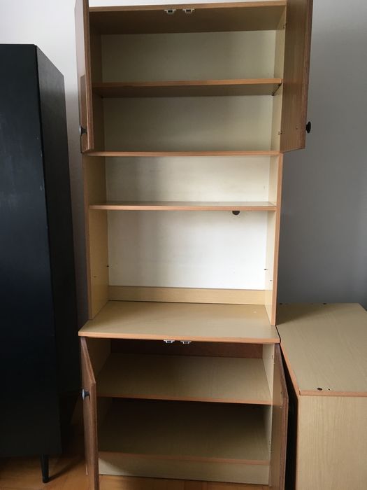 Regał z półkami / szafa