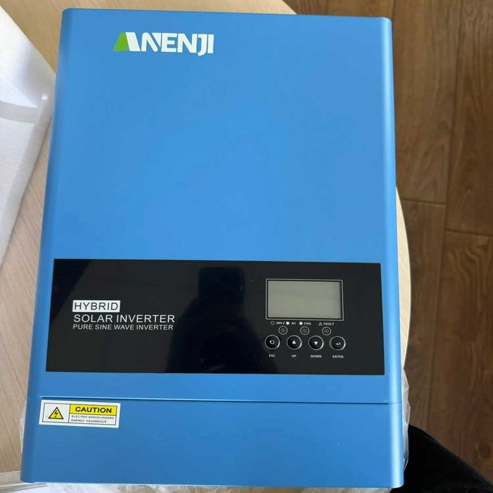 Гибридный солнечный инвертор - преобразователь напряжения 2.2 кВт, б/у