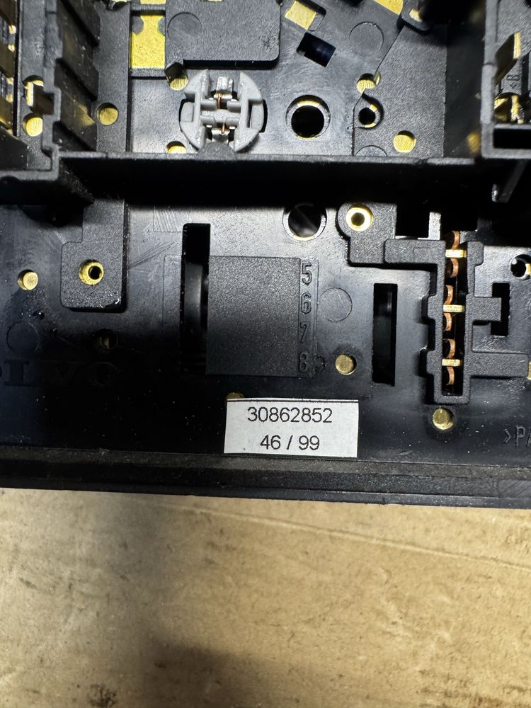 Włącznik świateł volvo v40,s40  30862.852