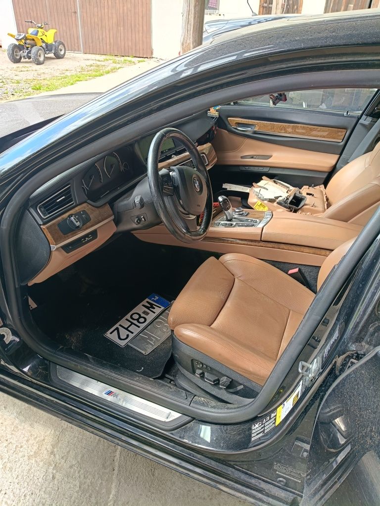 BMW 7 F01 4.4 skuty