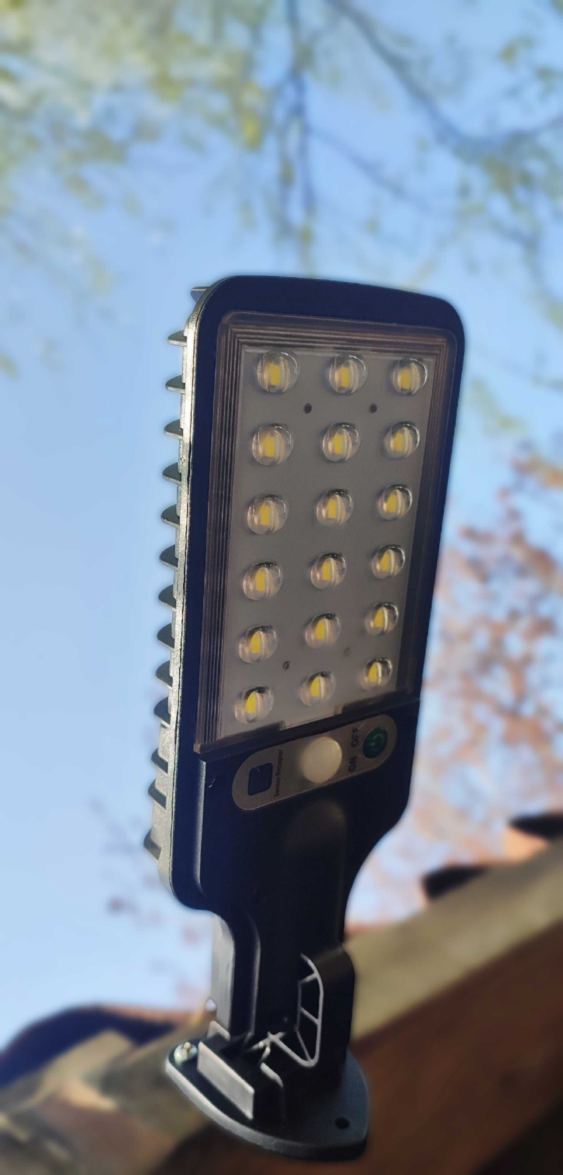 Zewnętrzna solarna lampa 18 LED / 2835 SMD z czujnikiem ruchu