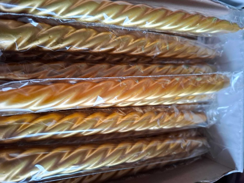 Свеча стеариновая в оболочке, зеленая,красная,золотая