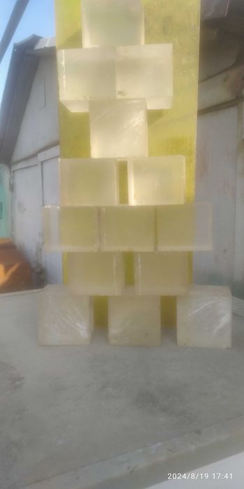 Оргскло для подєлок, для руківок ножів різне.