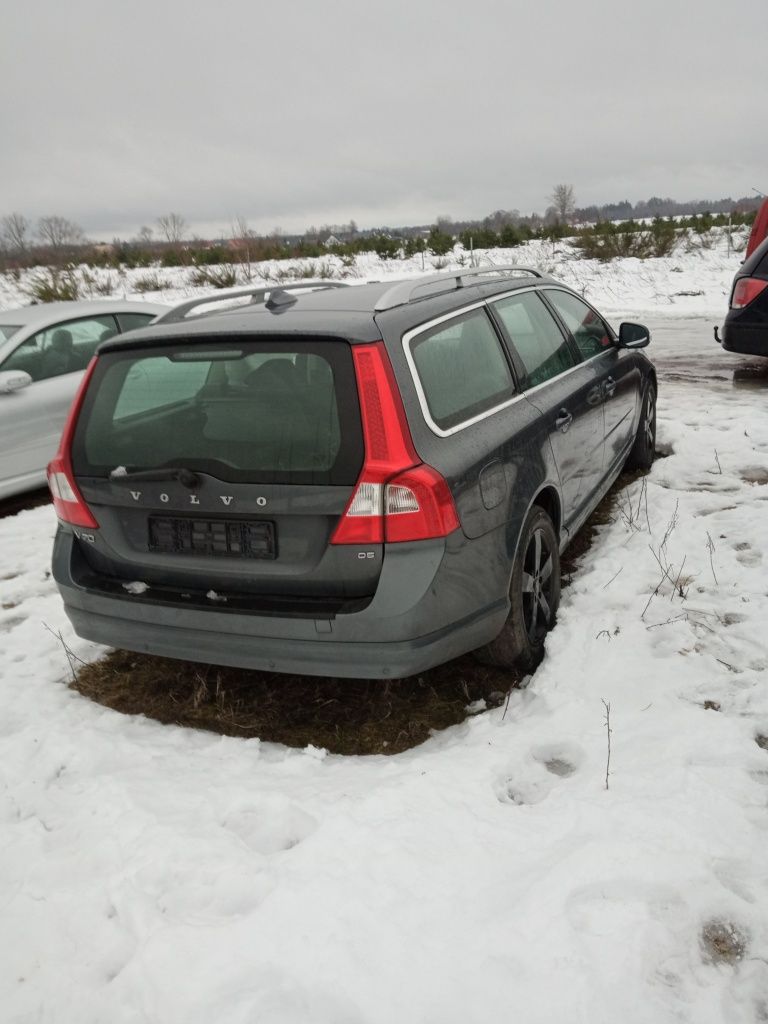 Volvo v70 2.4 D5 silnik  skrzynia automatycna drzwi lampa błotnik skór