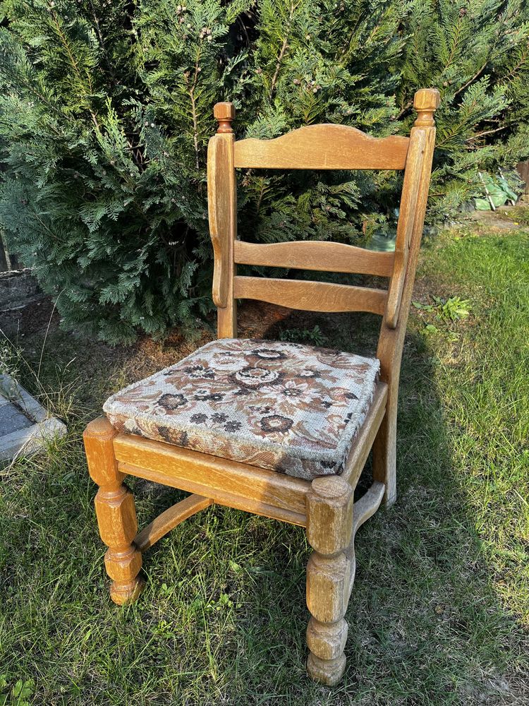 Krzesło dębowe do renowacji