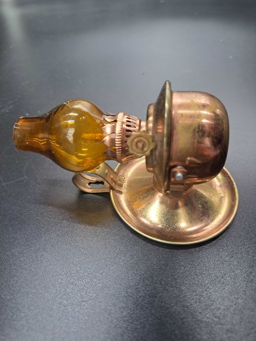 Lampa naftowa ścienna kaganek Castel Brand Hong Kong no 103