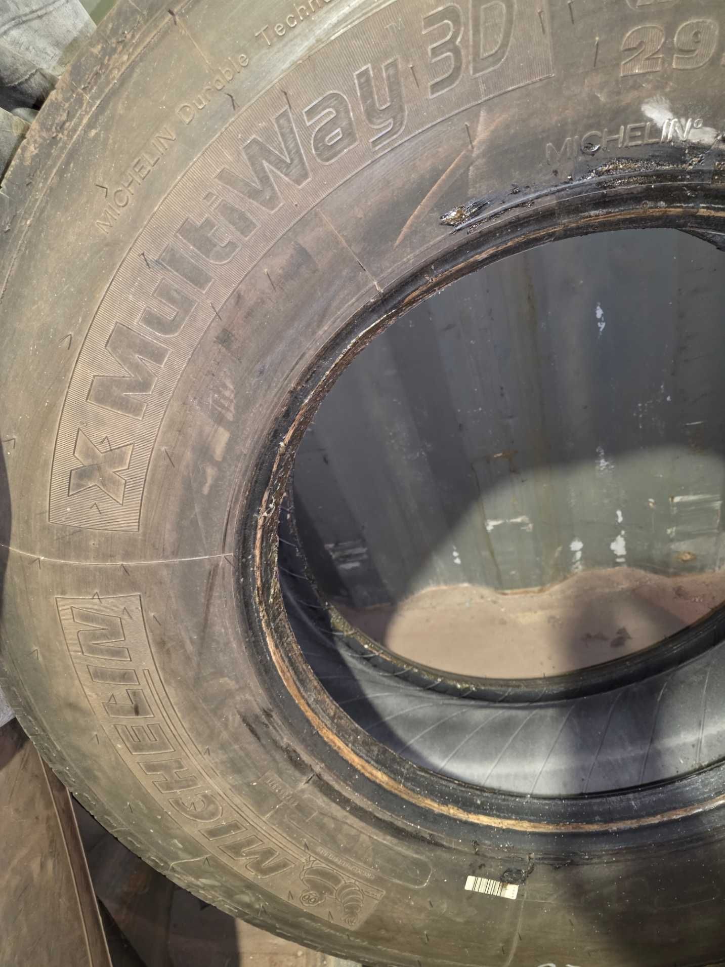 Opona MICHELIN XZE 295/80R22,5 MultiWay 3D Super stan 2020r