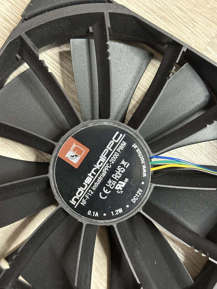 Вентилятори Be Quiet Silent та Noctua Nf - f12