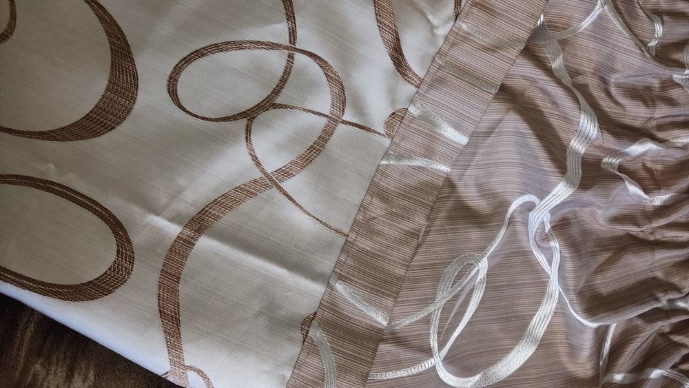 Продам шторы 2 шт 2.4*2 м