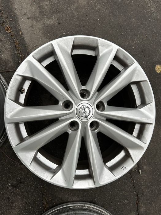 Диски Nissan R17 5х114,3 ЕТ40 dia66.1