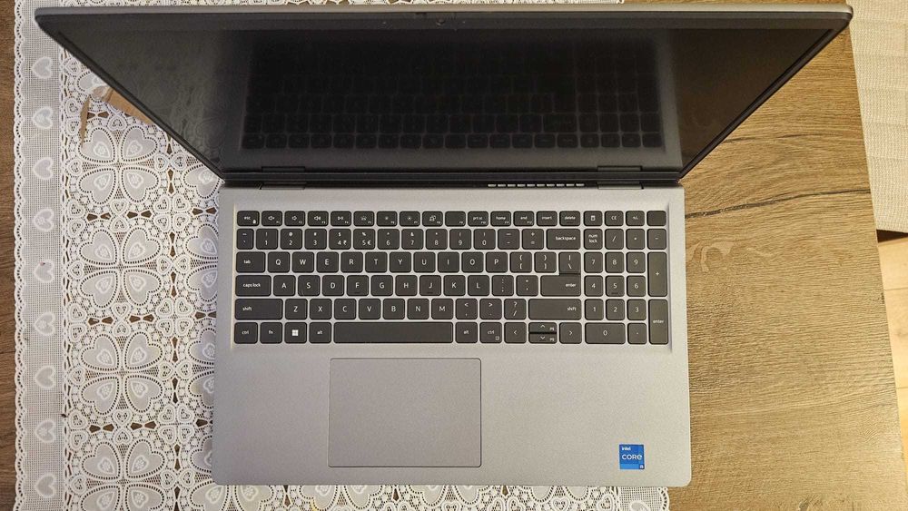 Laptop Dell Vostro 15 3530