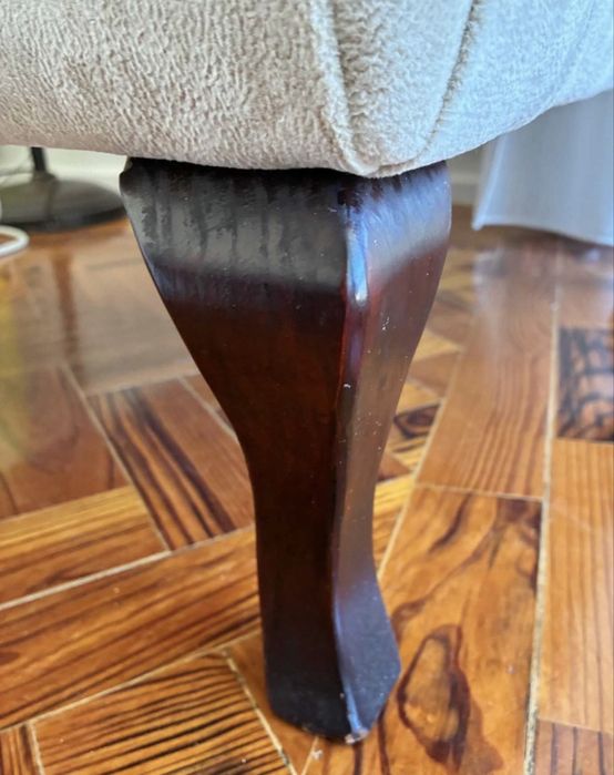 Sofa e poltrona feitos a medida e como novos