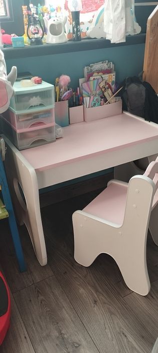 Stolik z krzesełkiem