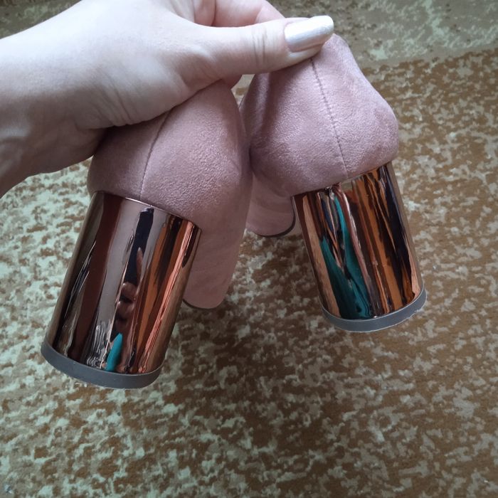 Модні весняні туфлі