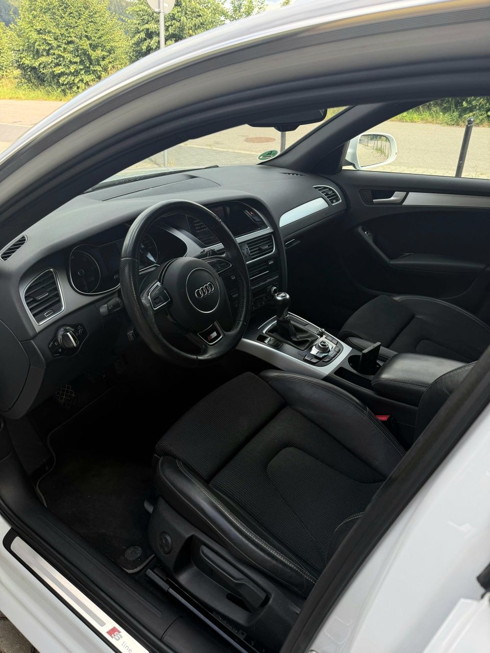 Audi A4 B8 !! 2.0 TDI ! LED ! S-Line ! Borbet !