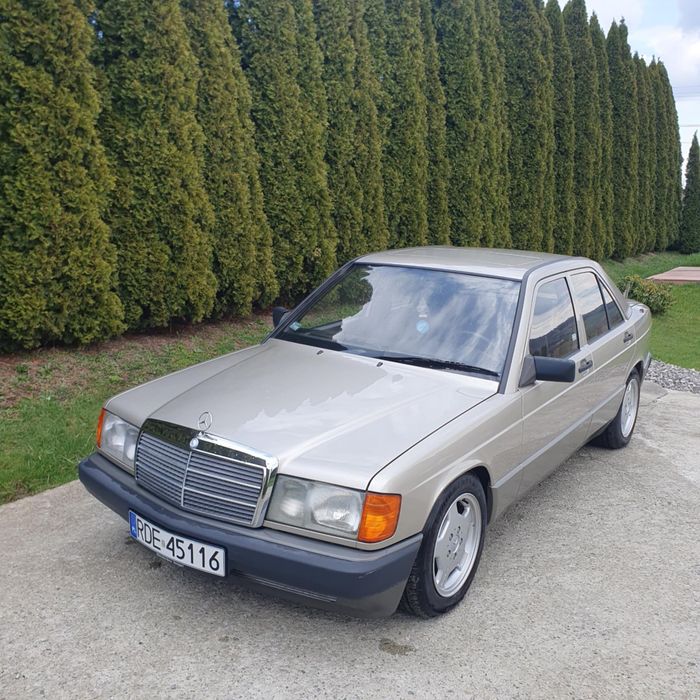 Sprzedam  pilnie Mercedesa w190