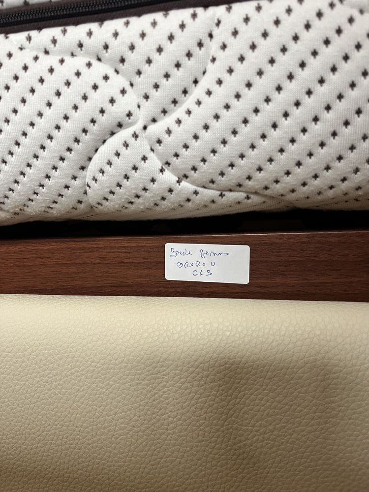 Cama articulada Colunex de cabedal (2 unidades disponveis)