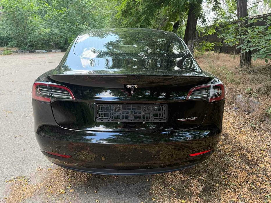 продам Tesla 3 Performance