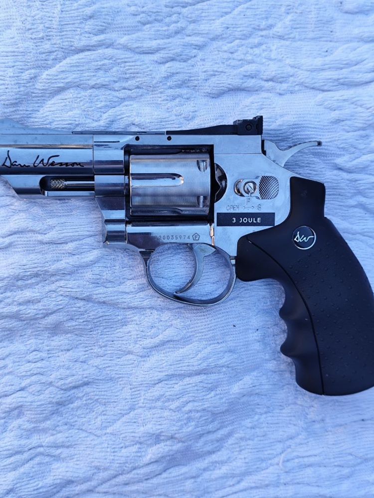 Arma de pressao REVÓLVER ASG DAN WESSON 2.5" SILVER