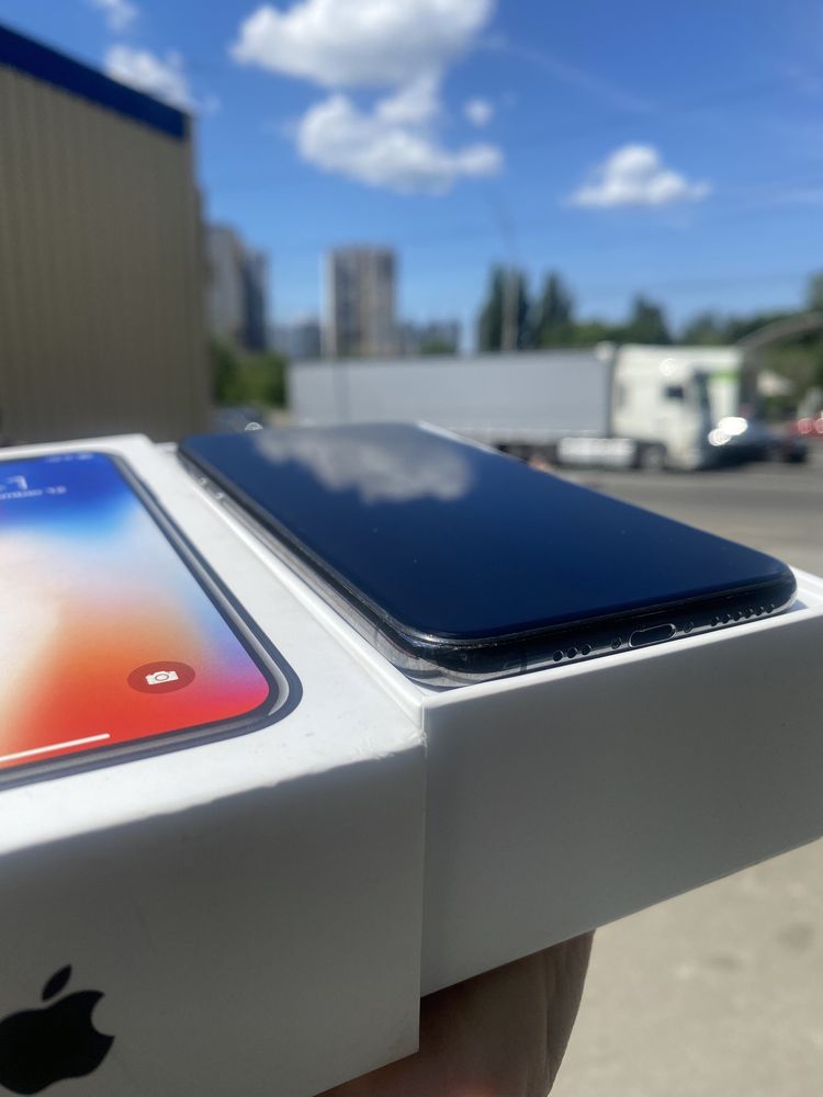 Продам айфон Apple iPhone X 64gb black состояние