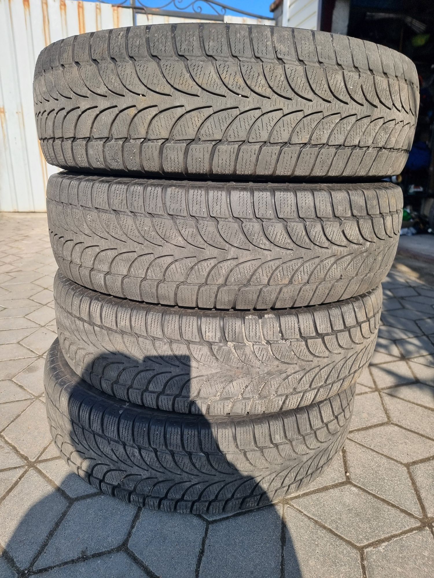 Комплект bridgestone 205.80.16 зима