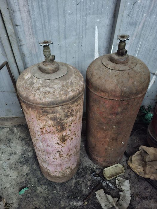 Продам кислородные и газовые баллоны