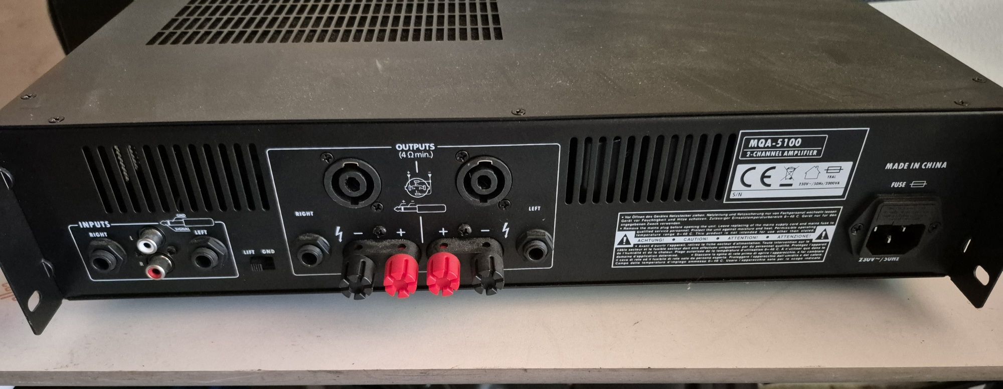 Mesa  Behringer PMP 4000 ,Aplificador.