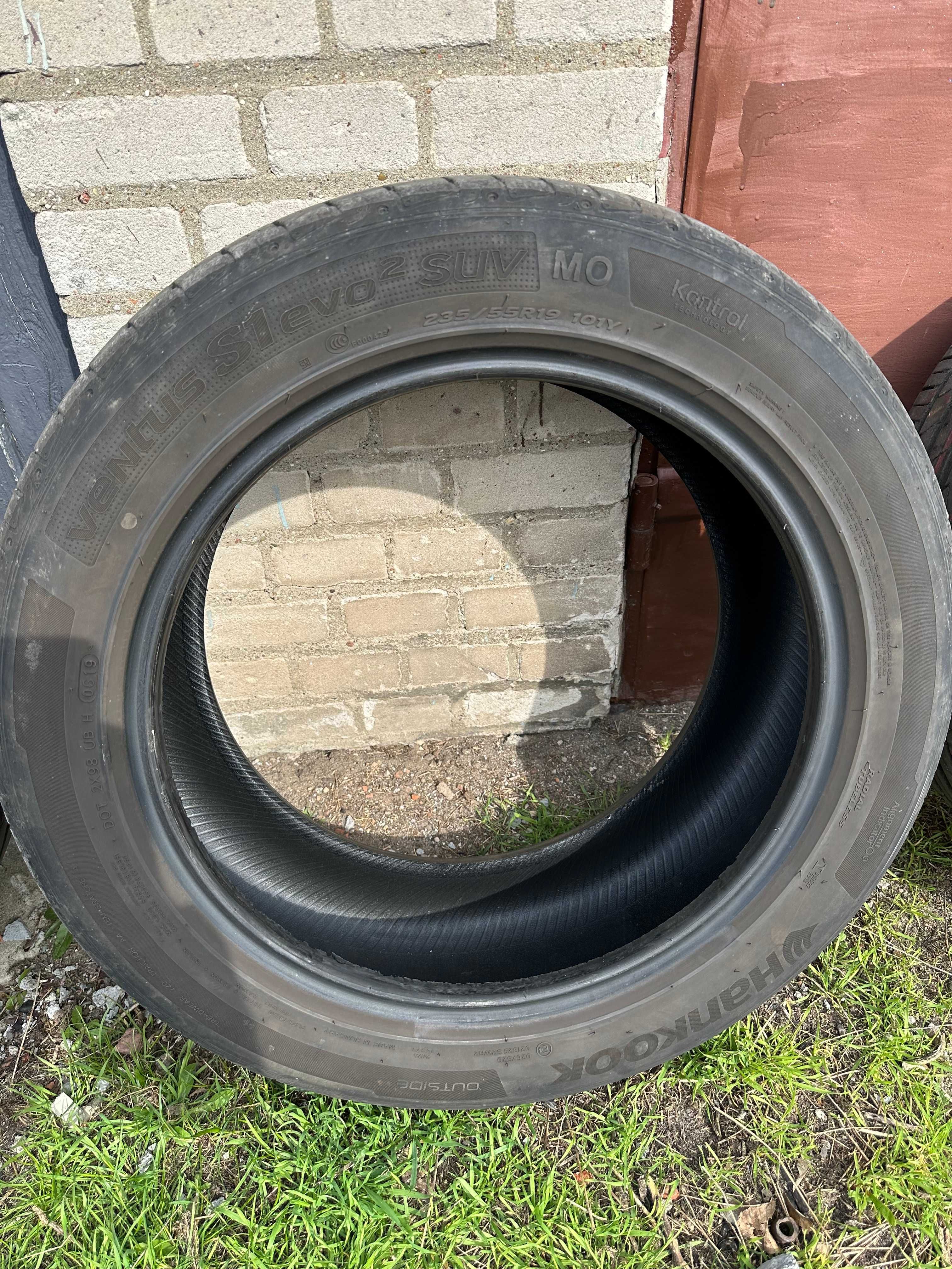 Sprzedam komplet opon letnich Hankook przód 235/55/R19, tył 255/50/R19