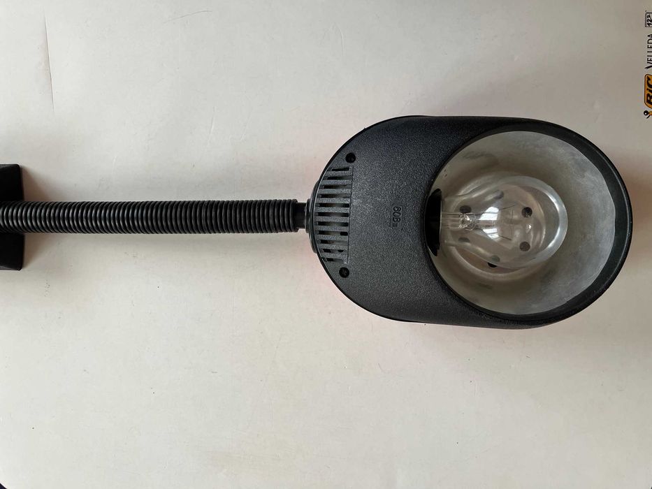Lampa ścienna regulowana nad biurko dla ucznia metalowa obudowa lampka